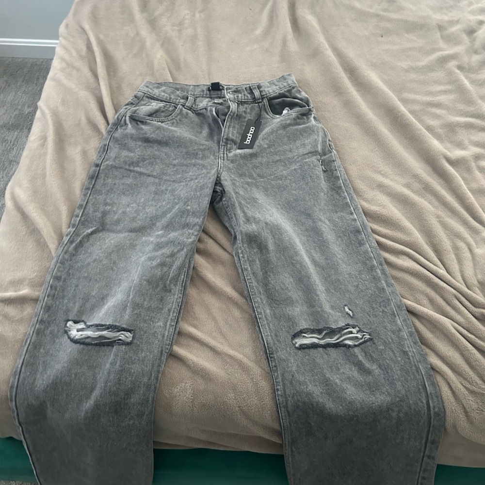 Boohoo Gray Distressed Women's Jeans